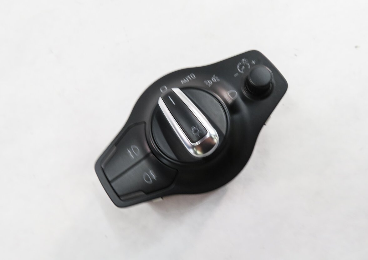 2008-2013 AUDI A5 S5 (B8 8T) HEADLIGHT SWITCH