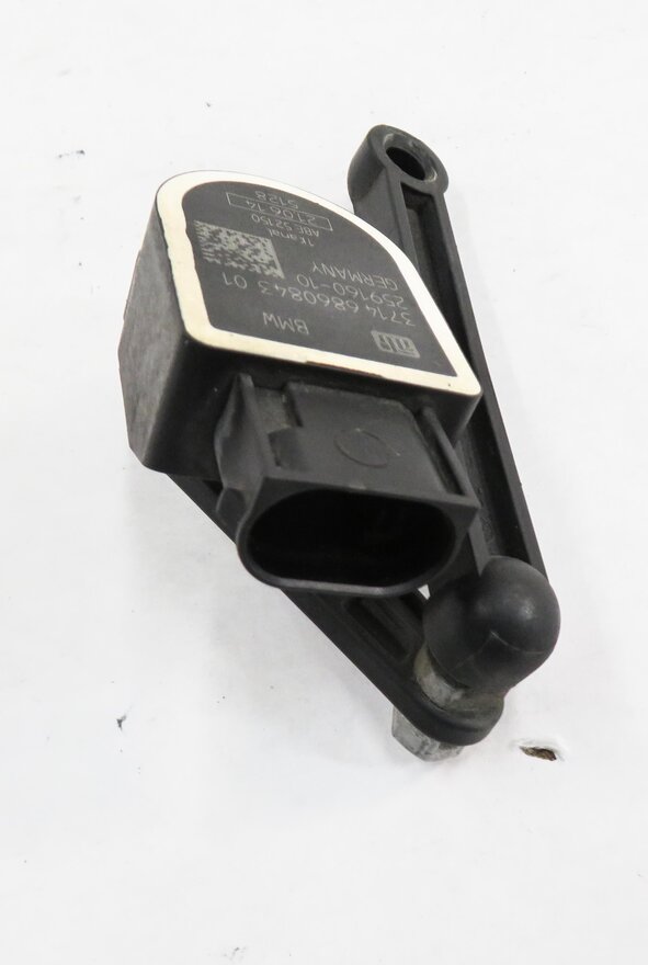 Thumbnail 2: 2015 BMW 328i (F30) FRONT SUSPENSION HEIGHT LEVEL SENSOR