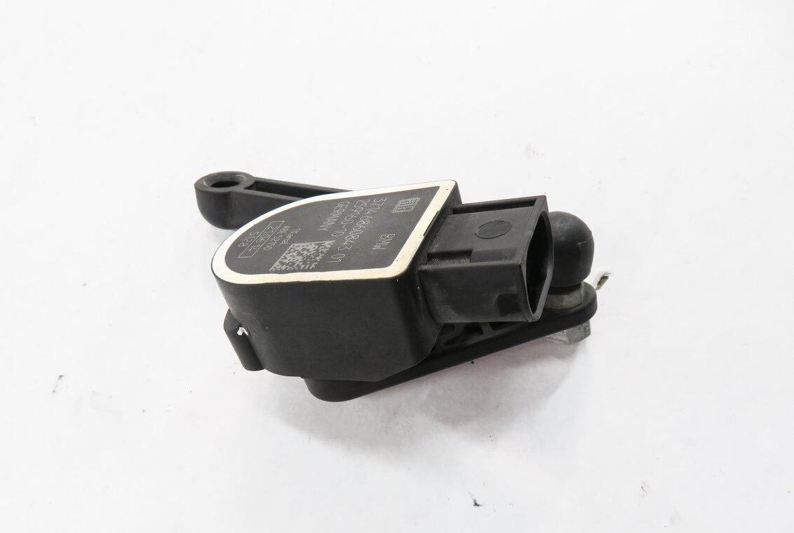 Thumbnail 3: 2015 BMW 328i (F30) FRONT SUSPENSION HEIGHT LEVEL SENSOR
