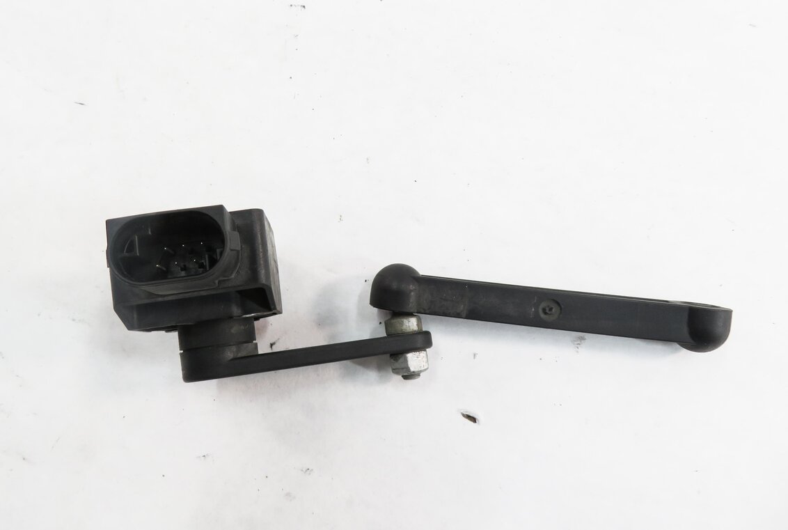 Thumbnail 5: 2015 BMW 328i (F30) FRONT SUSPENSION HEIGHT LEVEL SENSOR