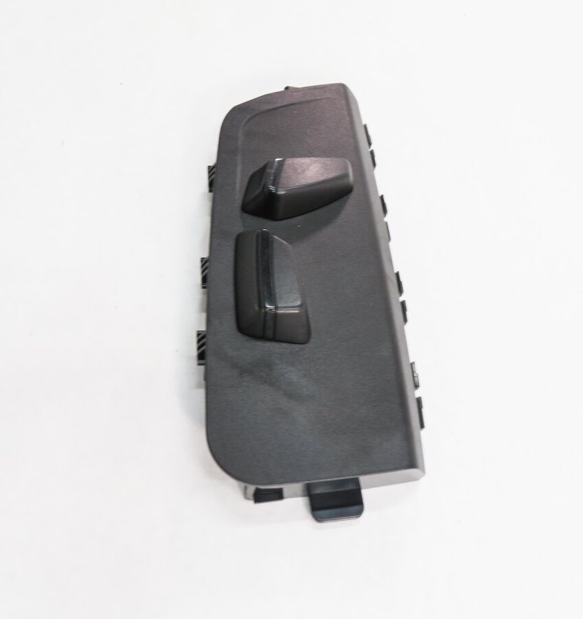 Thumbnail 4: 2015 BMW 328i (F30) RIGHT FRONT PASSENGER SEAT ADJUSTMENT SWITCH