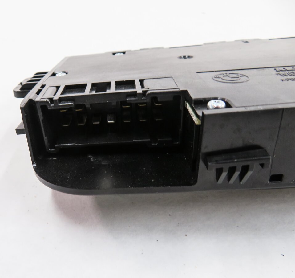 Thumbnail 7: 2015 BMW 328i (F30) RIGHT FRONT PASSENGER SEAT ADJUSTMENT SWITCH