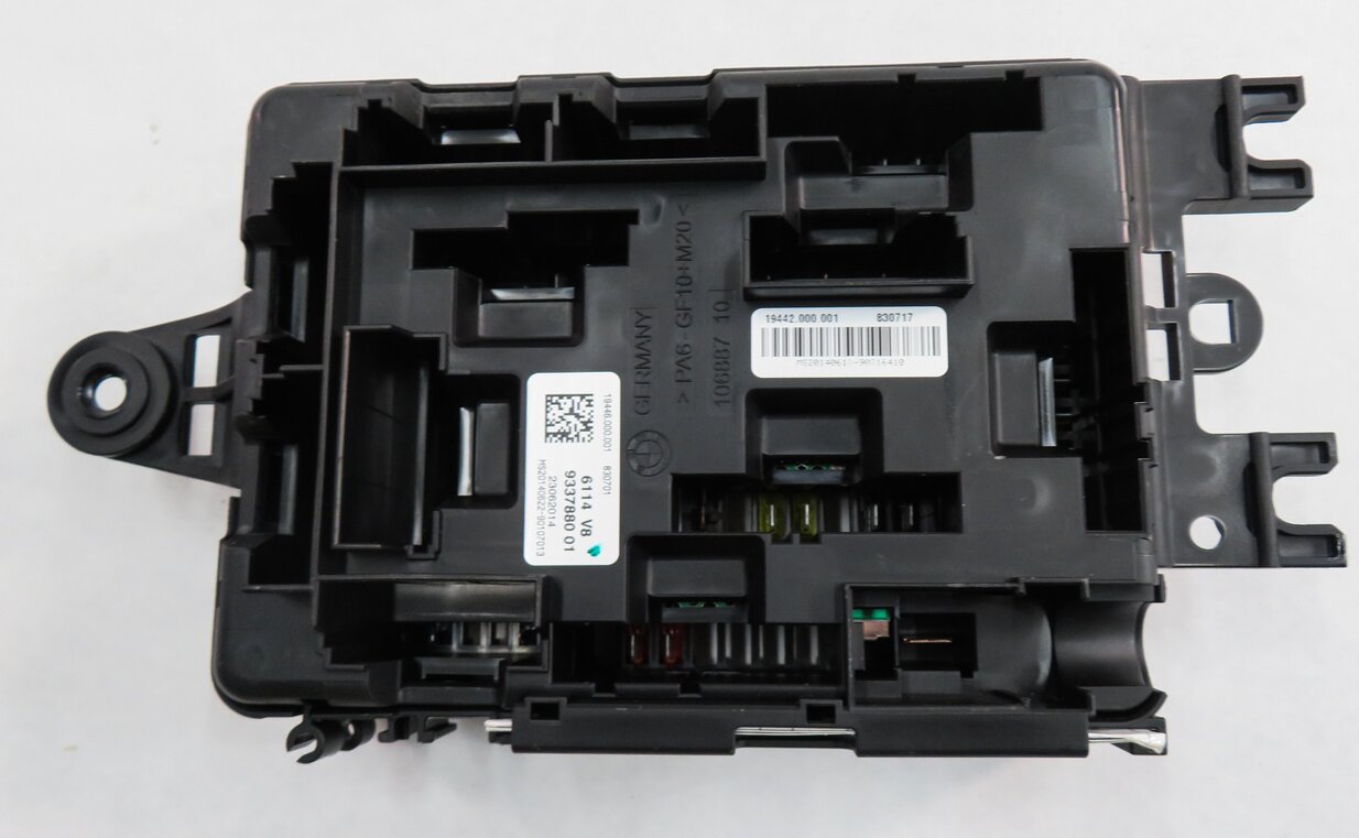 Thumbnail 6: 2015 BMW 328i (F30) REAR TRUNK FUSE BOX POWER DISTRIBUTION FUSE BOX
