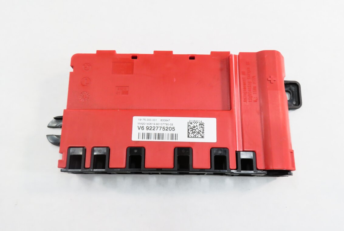 Thumbnail 2: 2015 BMW 328i (F30) POSITIVE BATTERY POWER DISTRIBUTION FUSE PLATE