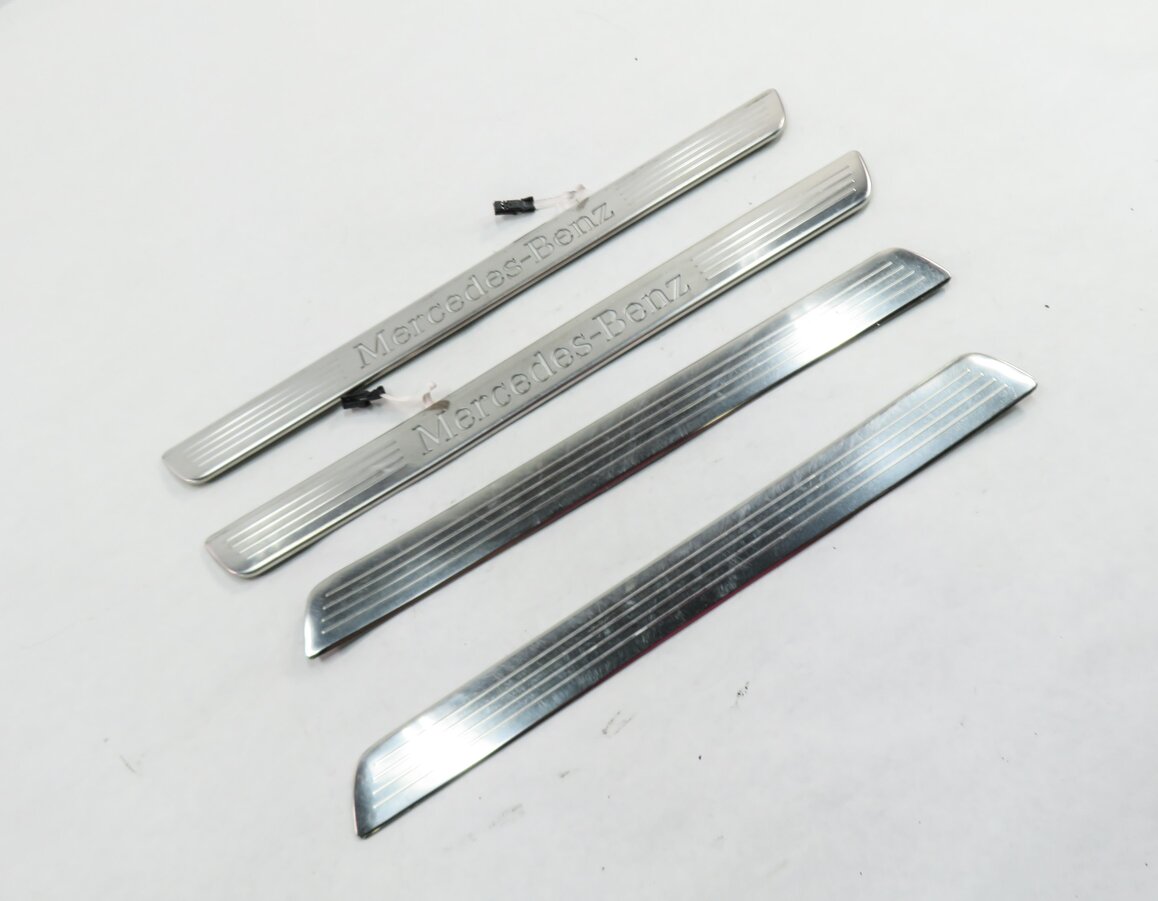 Thumbnail 1: 2013 MERCEDES GL450 (X166) FRONT & REAR LIGHTED DOOR SILL SCUFF PANEL TRIM SET-4