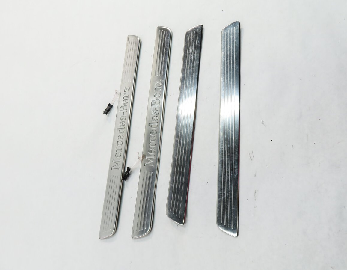 Thumbnail 5: 2013 MERCEDES GL450 (X166) FRONT & REAR LIGHTED DOOR SILL SCUFF PANEL TRIM SET-4