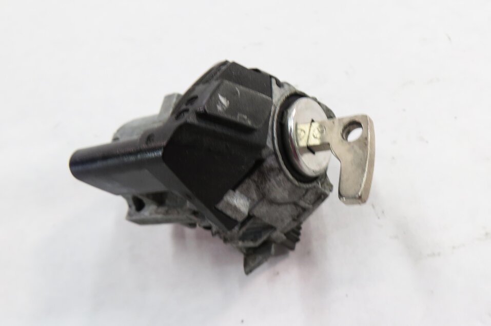 Thumbnail 9: 2013 MERCEDES GL450 (X166) LEFT FRONT DRIVER DOOR HANDLE LOCK CYLINDER w/ KEY