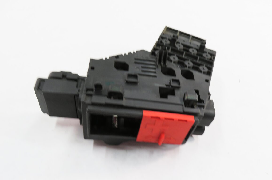 Thumbnail 2: 2013 MERCEDES GL450 (X166) POSITIVE BATTERY JUMP POST TERMINAL