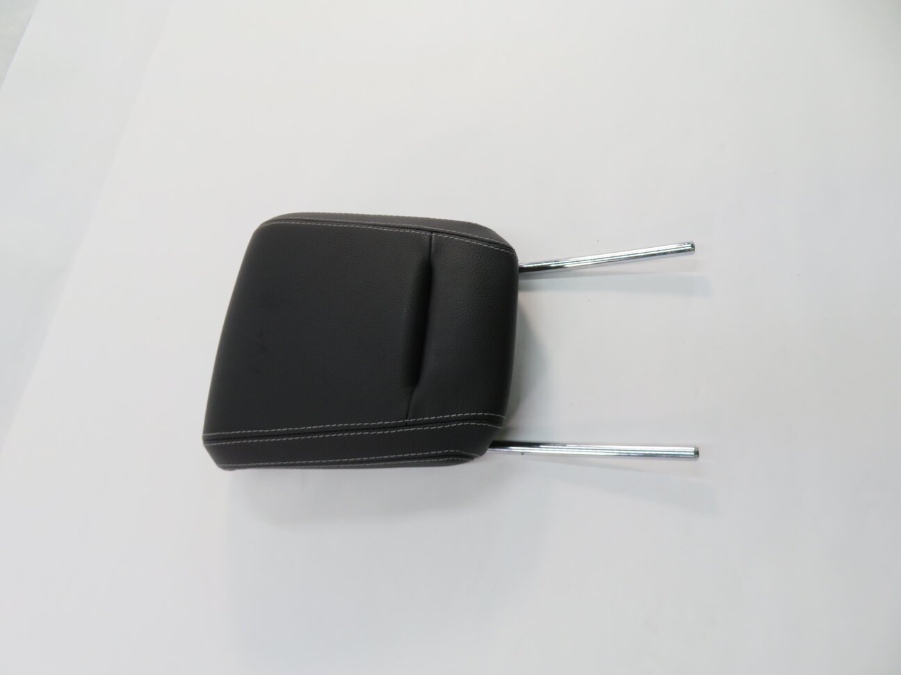 Thumbnail 3: 2013 MERCEDES GL450 (X166) REAR 3rd THIRD ROW SEAT HEADREST (BLACK LEATHER)
