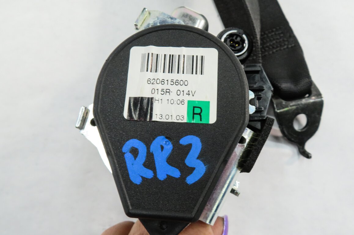 Thumbnail 6: 2013 MERCEDES GL450 (X166) REAR 3rd ROW SEAT - RIGHT SEATBELT RETRACTOR (BLACK)