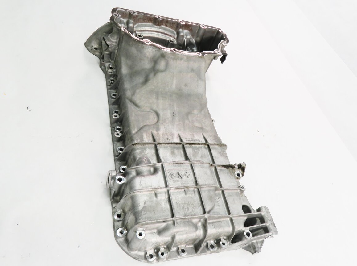 Thumbnail 3: 2012-2020 MERCEDES E550 GL450 GL550 ML550 SL550 CLS550 - 4.6L V8 UPPER OIL PAN