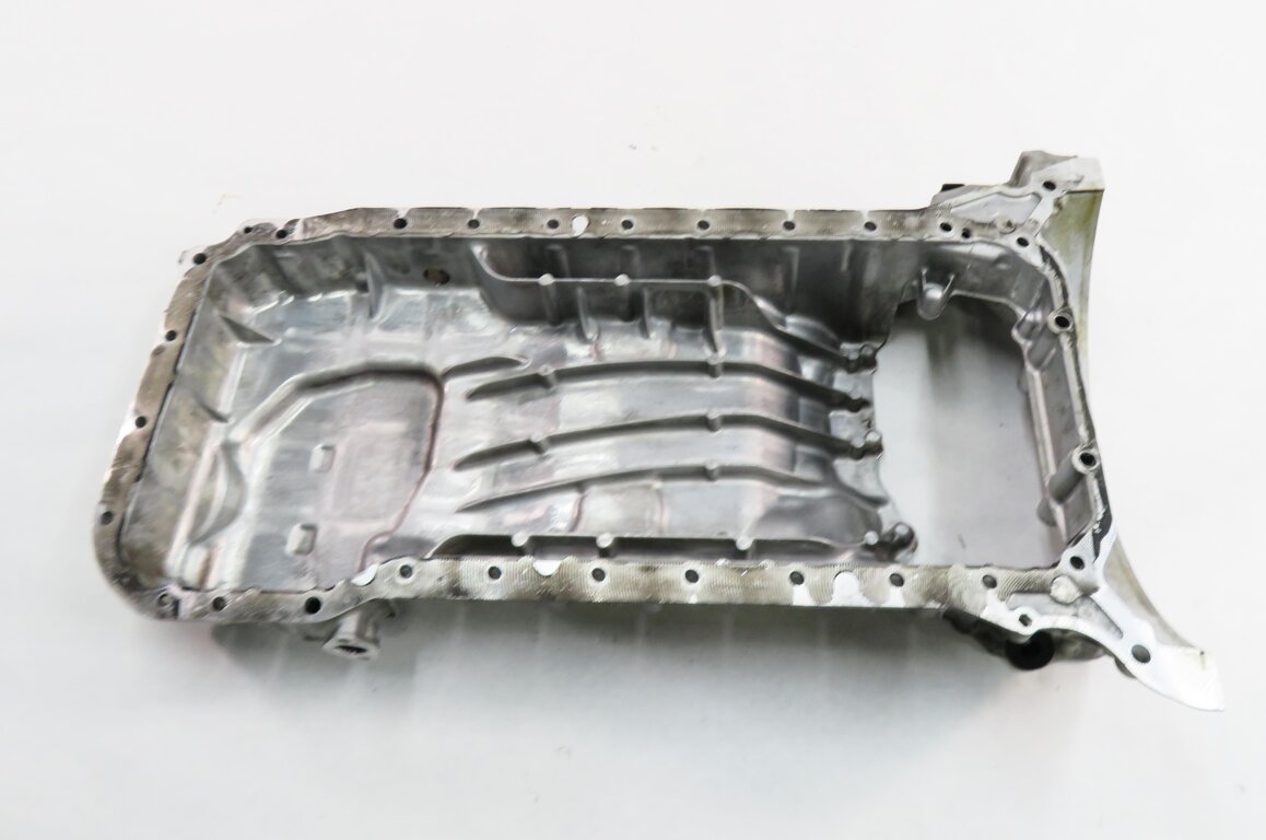 Thumbnail 6: 2012-2020 MERCEDES E550 GL450 GL550 ML550 SL550 CLS550 - 4.6L V8 UPPER OIL PAN