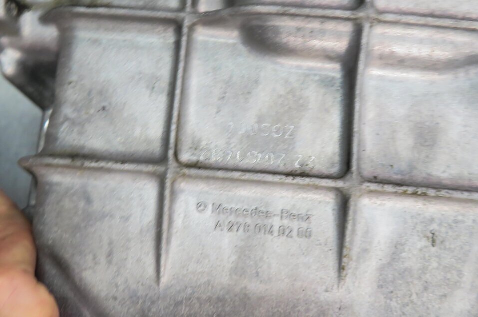 Thumbnail 7: 2012-2020 MERCEDES E550 GL450 GL550 ML550 SL550 CLS550 - 4.6L V8 UPPER OIL PAN