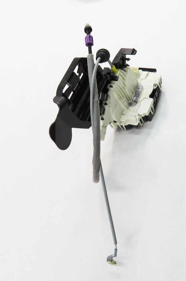 Thumbnail 4: 12-14 MERCEDES GL350 GL450 GL550 ML350 ML550 (W166 X166) LEFT FRONT DOOR LATCH