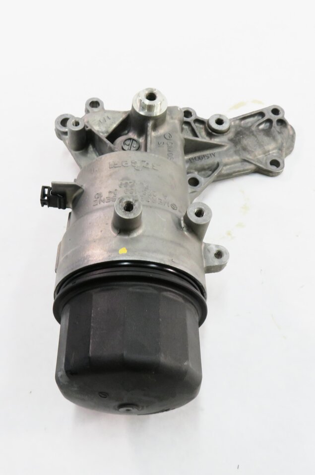 Thumbnail 5: 2013 MERCEDES GL450 (X166) 4.6L M278 TWIN TURBO ENGINE - OIL FILTER HOUSING