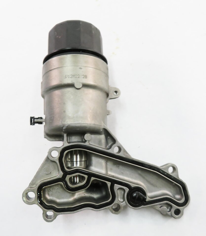 Thumbnail 6: 2013 MERCEDES GL450 (X166) 4.6L M278 TWIN TURBO ENGINE - OIL FILTER HOUSING