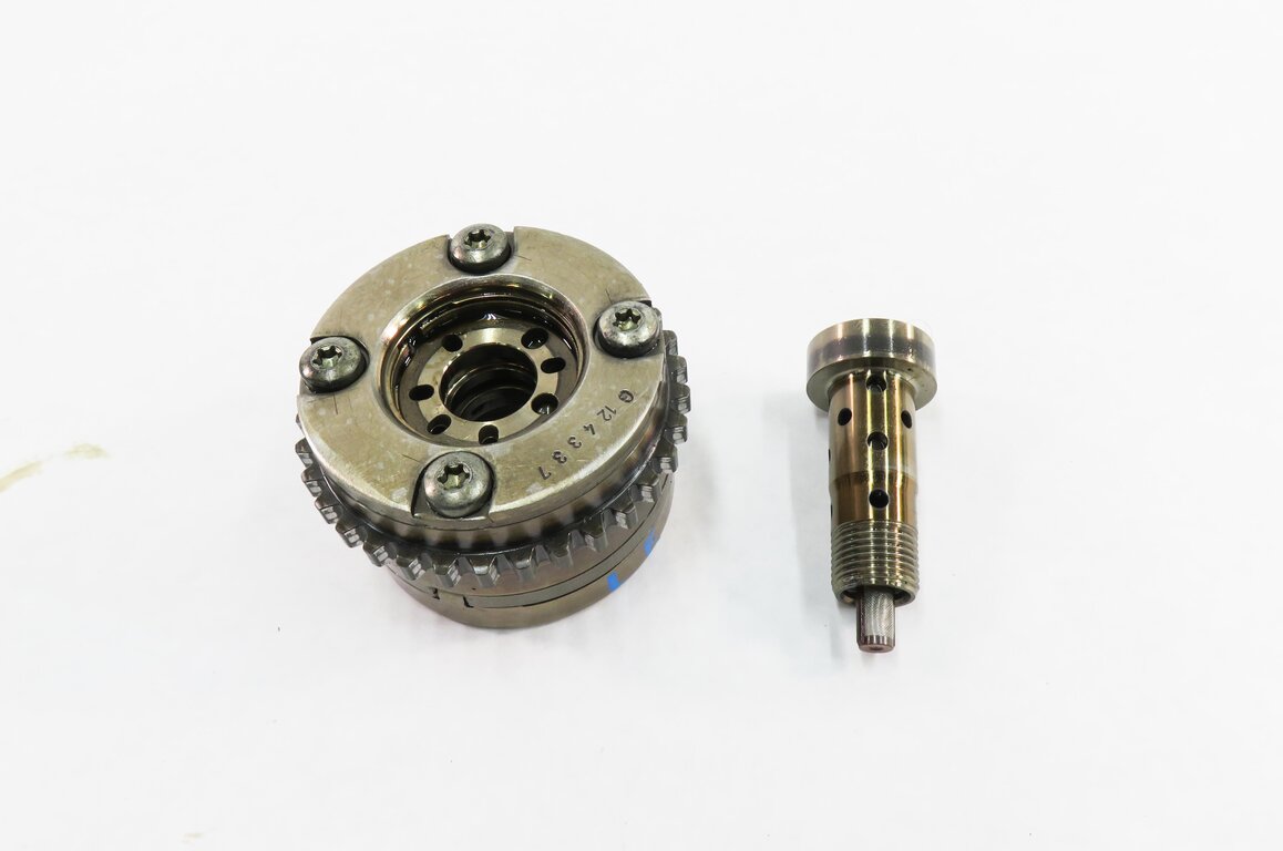 Thumbnail 2: 2013 MERCEDES GL450 (X166) 4.6L M278 ENGINE - LEFT EXHAUST CAMSHAFT TIMING GEAR