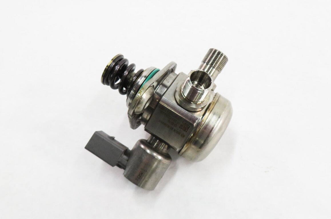 Thumbnail 3: 2011-2020 MERCEDES E500 E550 S600 SL450 SL550 GL550 - LEFT MECHANICAL FUEL PUMP