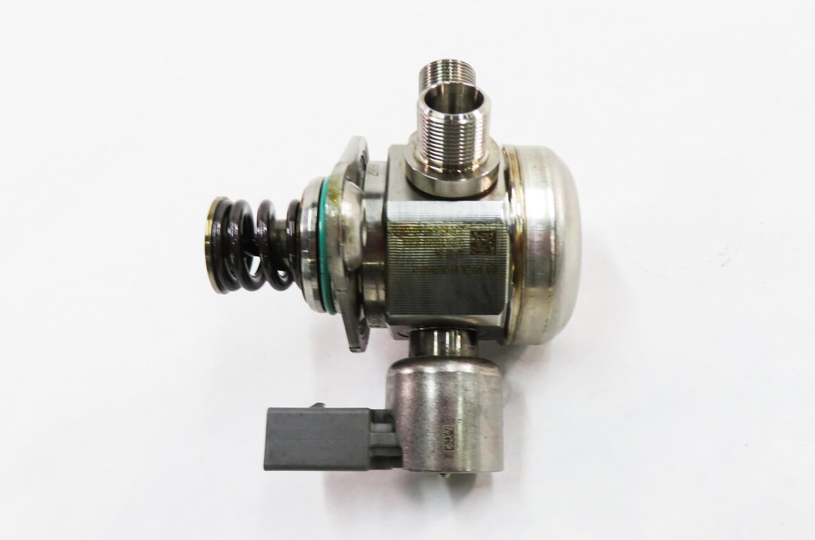 Thumbnail 4: 2011-2020 MERCEDES E500 E550 S600 SL450 SL550 GL550 - LEFT MECHANICAL FUEL PUMP