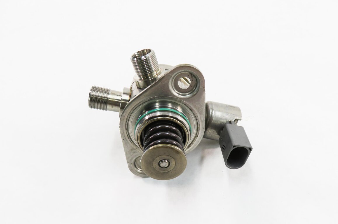 Thumbnail 6: 2011-2020 MERCEDES E500 E550 S600 SL450 SL550 GL550 - LEFT MECHANICAL FUEL PUMP