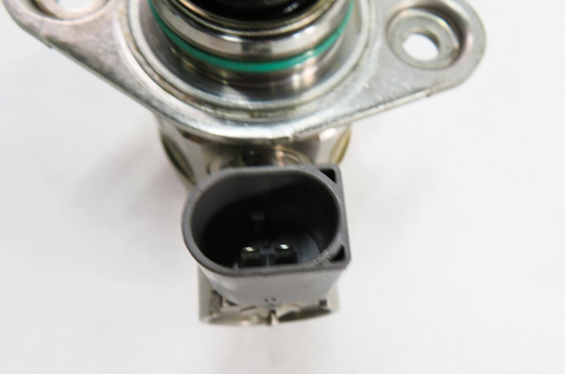 Thumbnail 7: 2011-2020 MERCEDES E500 E550 S600 SL450 SL550 GL550 - LEFT MECHANICAL FUEL PUMP
