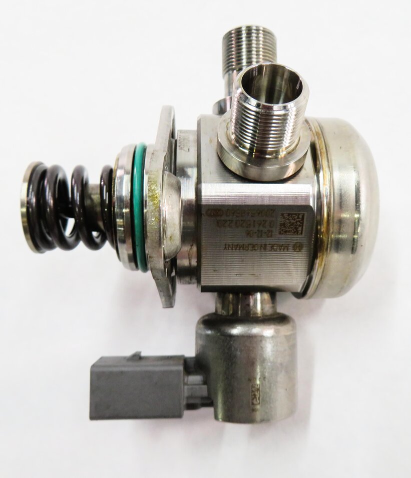 Thumbnail 8: 2011-2020 MERCEDES E500 E550 S600 SL450 SL550 GL550 - LEFT MECHANICAL FUEL PUMP