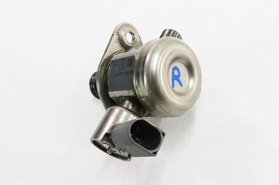 Thumbnail 3: 2011-2020 MERCEDES E500 E550 S600 SL450 SL550 GL550 - RIGHT MECHANICAL FUEL PUMP
