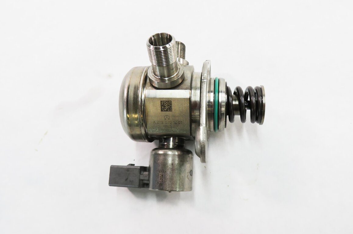 Thumbnail 6: 2011-2020 MERCEDES E500 E550 S600 SL450 SL550 GL550 - RIGHT MECHANICAL FUEL PUMP