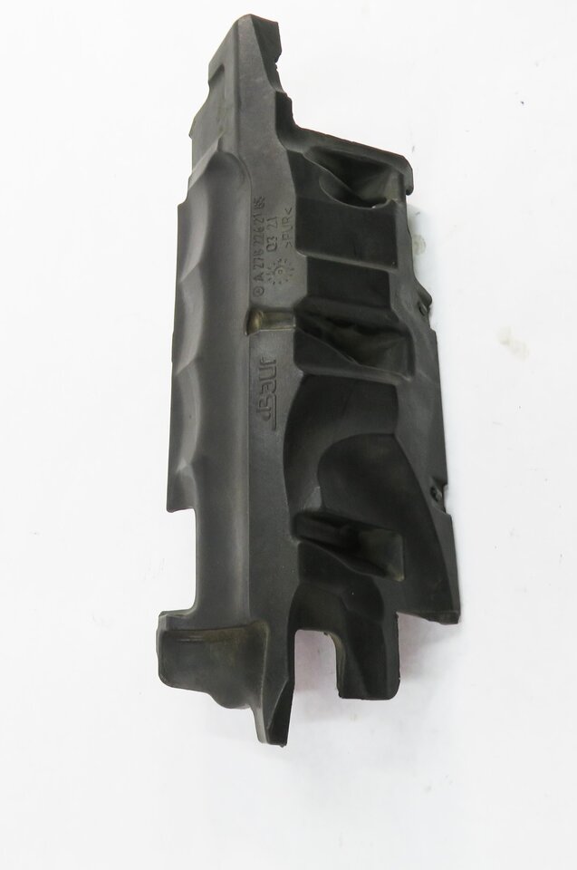 Thumbnail 3: 2013 MERCEDES GL450 (X166) 4.6L M278 ENGINE - RIGHT AIR FILTER BOX INSULATION