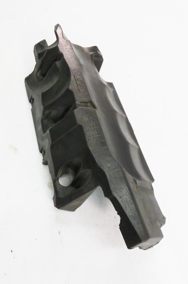 Thumbnail 4: 2013 MERCEDES GL450 (X166) 4.6L M278 ENGINE - RIGHT AIR FILTER BOX INSULATION