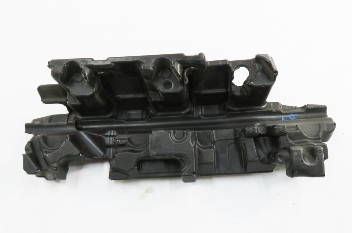 Thumbnail 6: 2013 MERCEDES GL450 (X166) 4.6L M278 ENGINE - RIGHT AIR FILTER BOX INSULATION