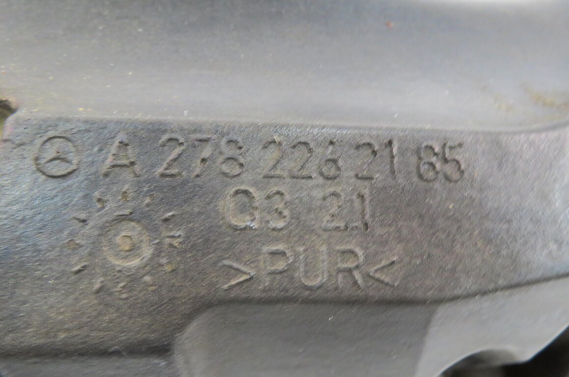 Thumbnail 7: 2013 MERCEDES GL450 (X166) 4.6L M278 ENGINE - RIGHT AIR FILTER BOX INSULATION