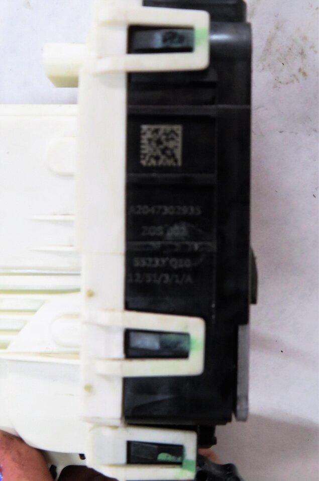 Thumbnail 6: 11-19 MERCEDES E350 GL350 GL450 GL550 CLK250 GLK350 ML350 - LEFT REAR DOOR LATCH