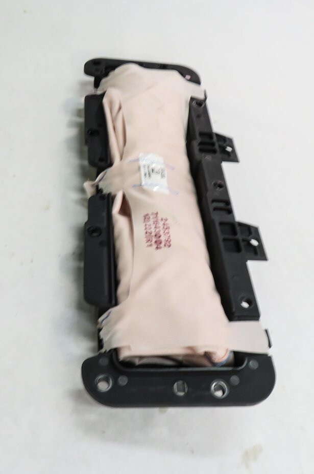 Thumbnail 3: 12-19 MERCEDES GL350 GL450 GL550 ML350 ML550 GLE (W166 X166) DRIVER KNEE AIRBAG
