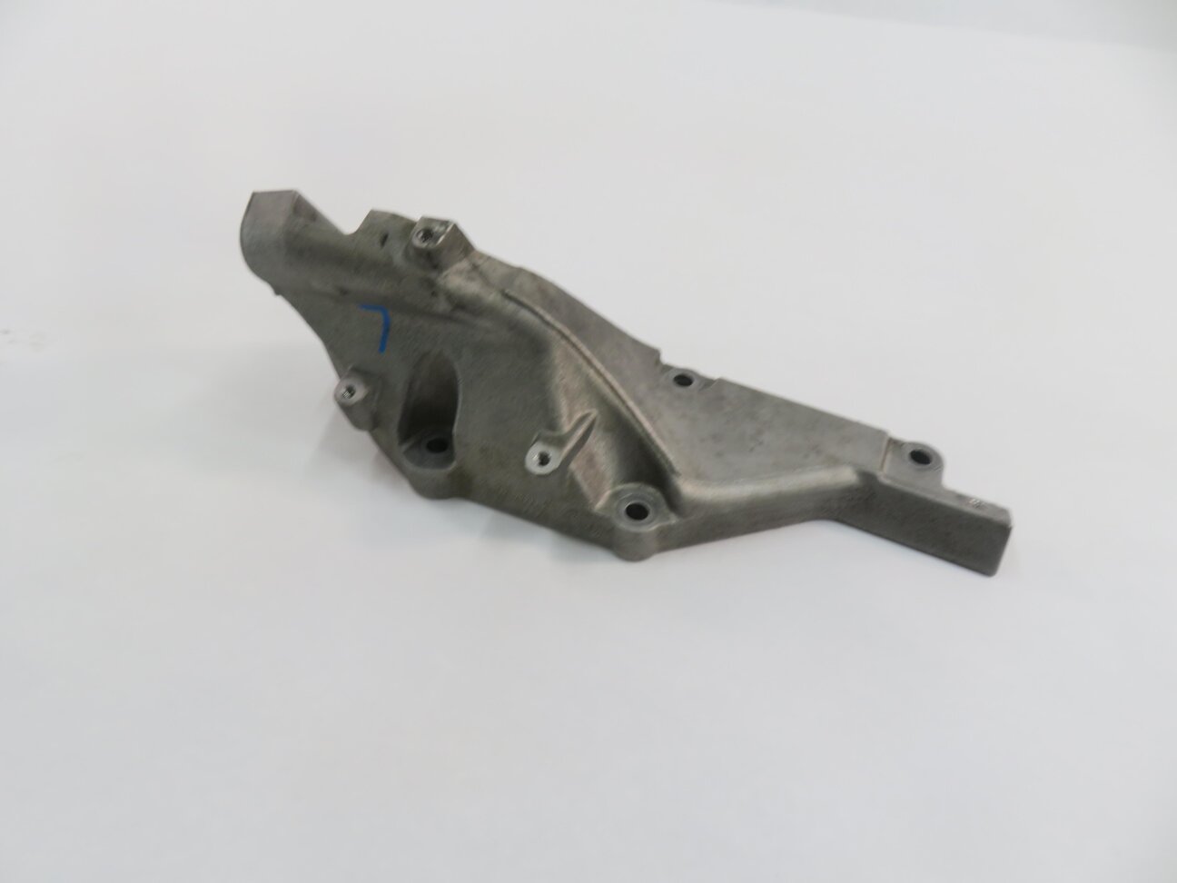 Thumbnail 1: 2013 MERCEDES GL450 (X166) 4.6L M278 ENGINE - LEFT MOTOR MOUNT BRACKET