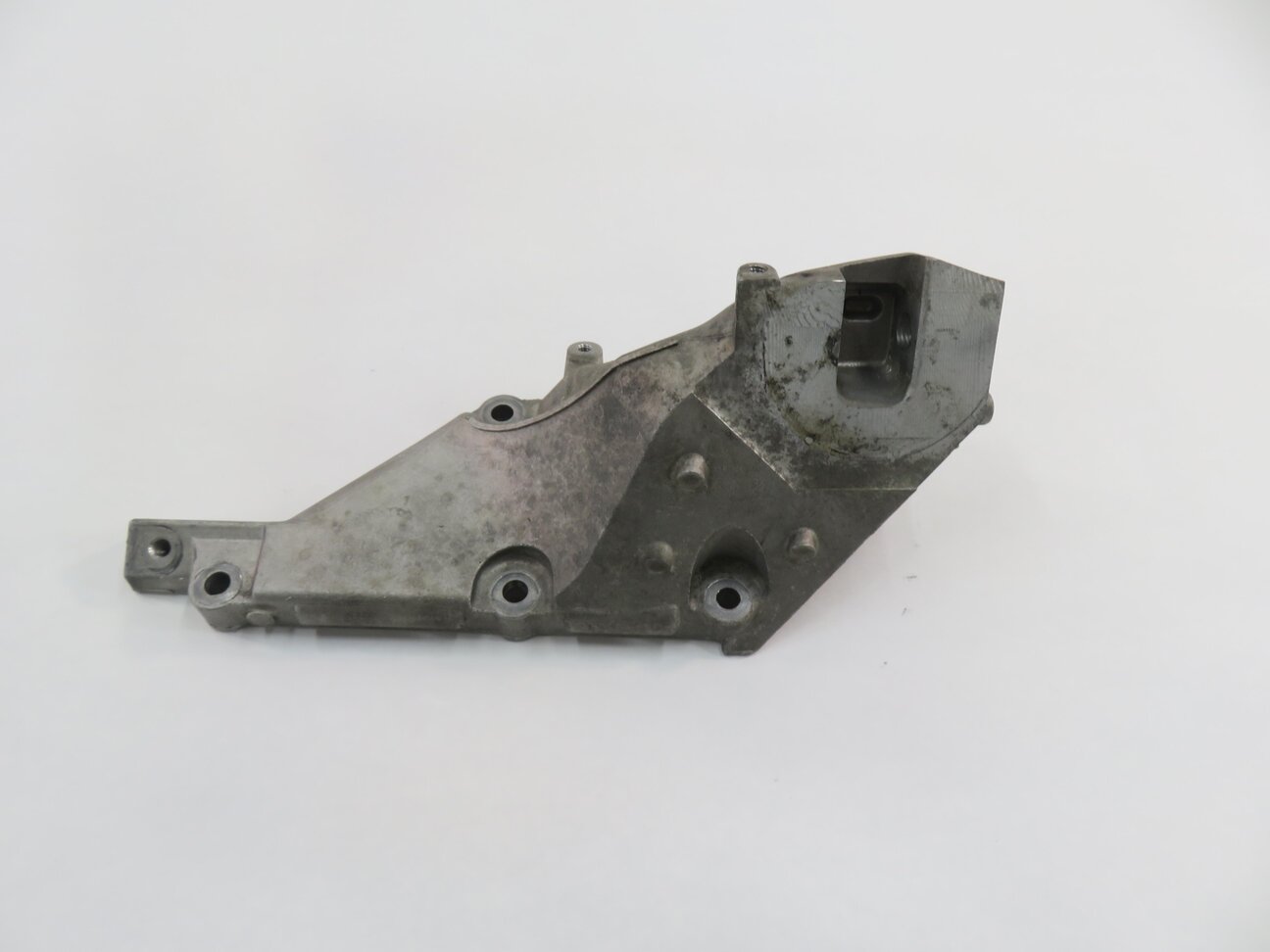 Thumbnail 5: 2013 MERCEDES GL450 (X166) 4.6L M278 ENGINE - LEFT MOTOR MOUNT BRACKET
