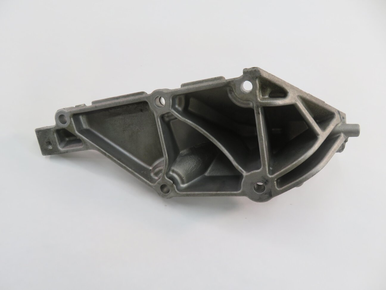 Thumbnail 6: 2013 MERCEDES GL450 (X166) 4.6L M278 ENGINE - LEFT MOTOR MOUNT BRACKET
