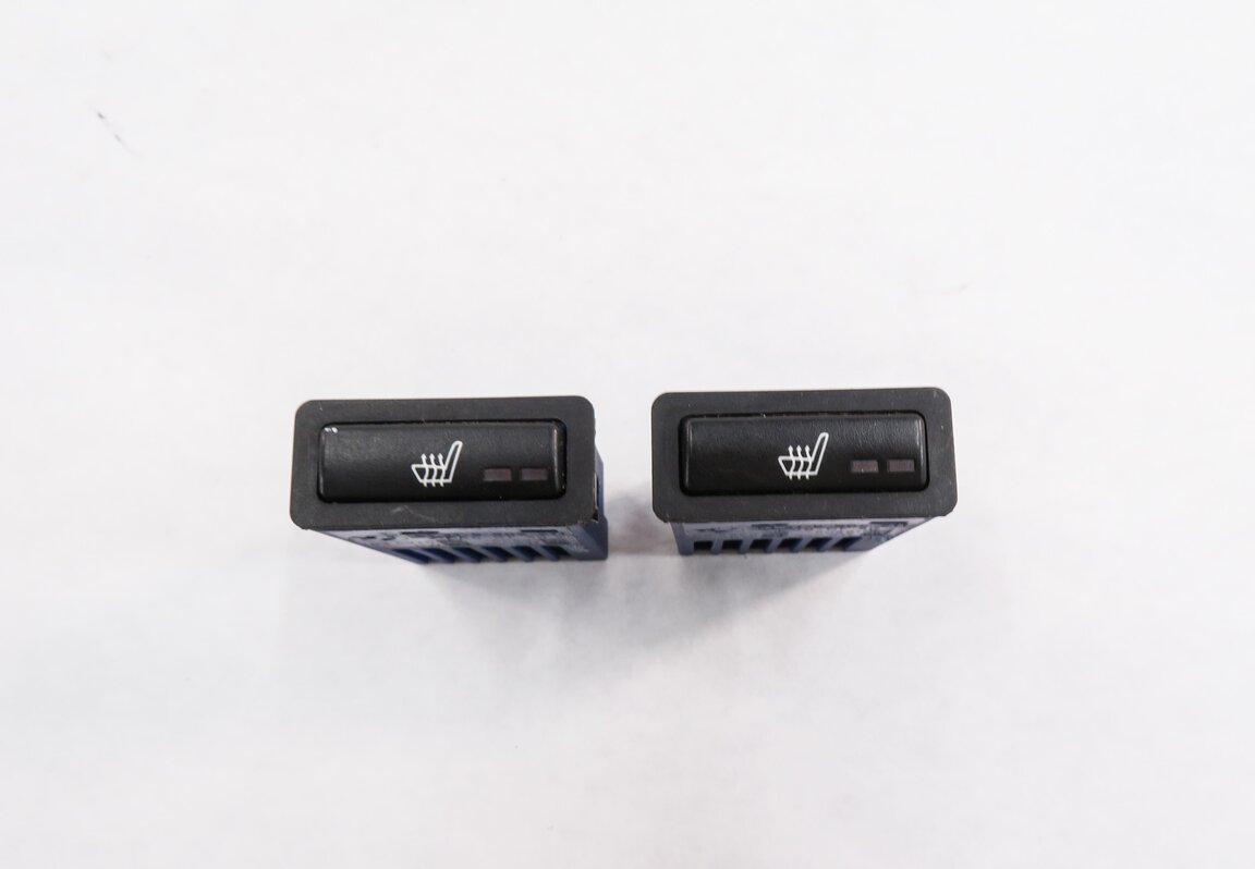 Thumbnail 2: 2006 RANGE ROVER (L322) HEATED SEAT SWITCH BUTTON SET