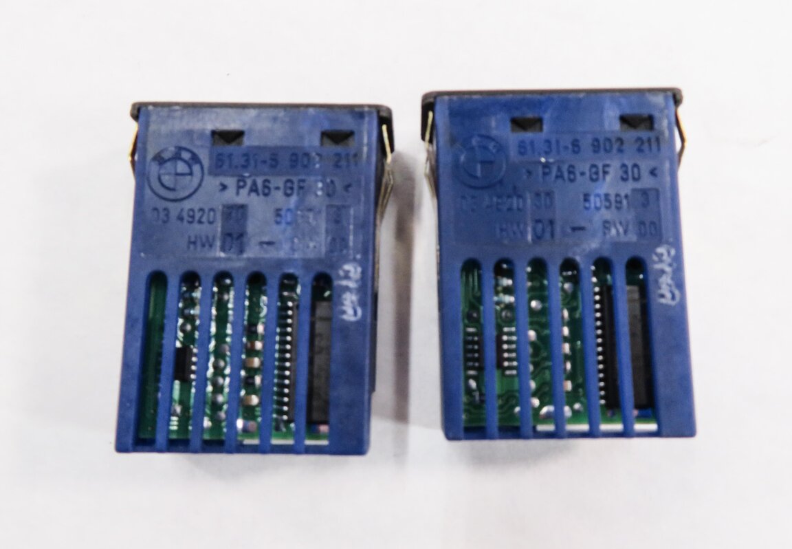 Thumbnail 6: 2006 RANGE ROVER (L322) HEATED SEAT SWITCH BUTTON SET