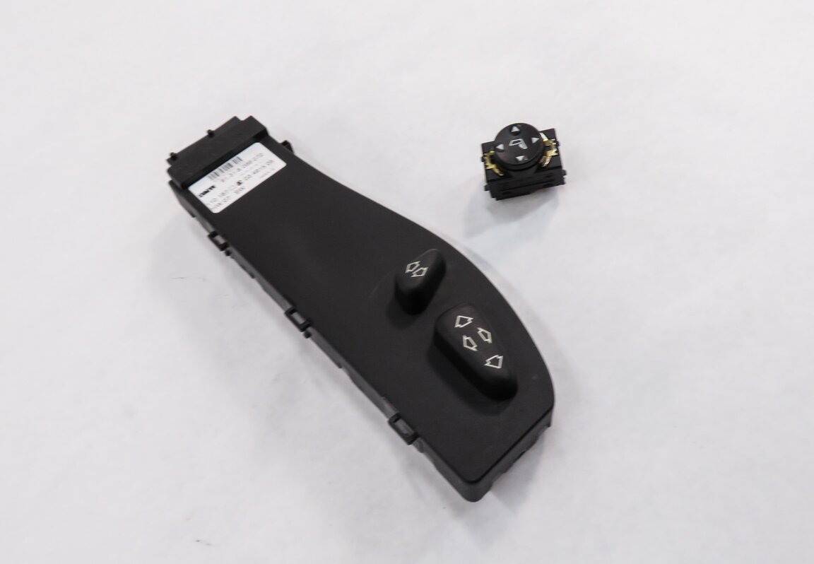Thumbnail 1: 2006 RANGE ROVER (L322) RIGHT FRONT PASSENGER SEAT ADJUSTMENT SWITCH BUTTON