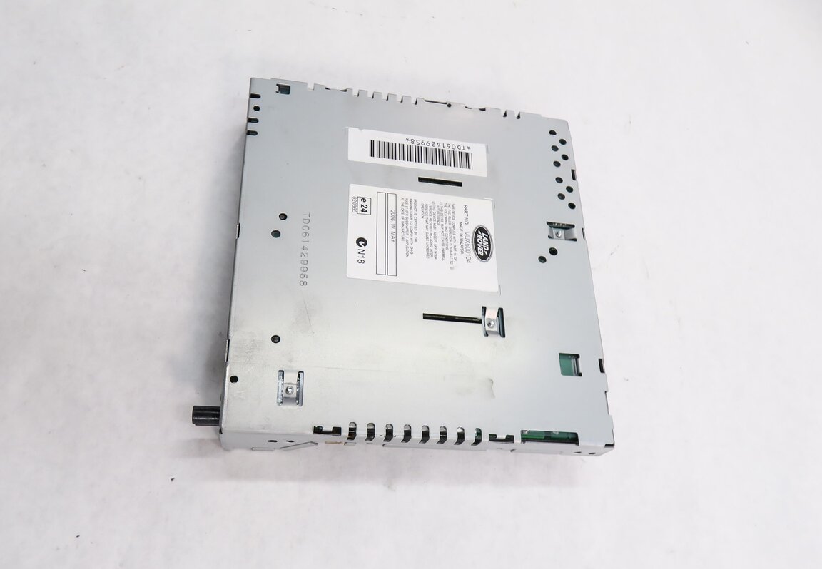 Thumbnail 4: 2005-2009 RANGE ROVER (L322) RADIO STEREO AM/FM RECEIVER (w/ REAR ENTERTAINMENT)