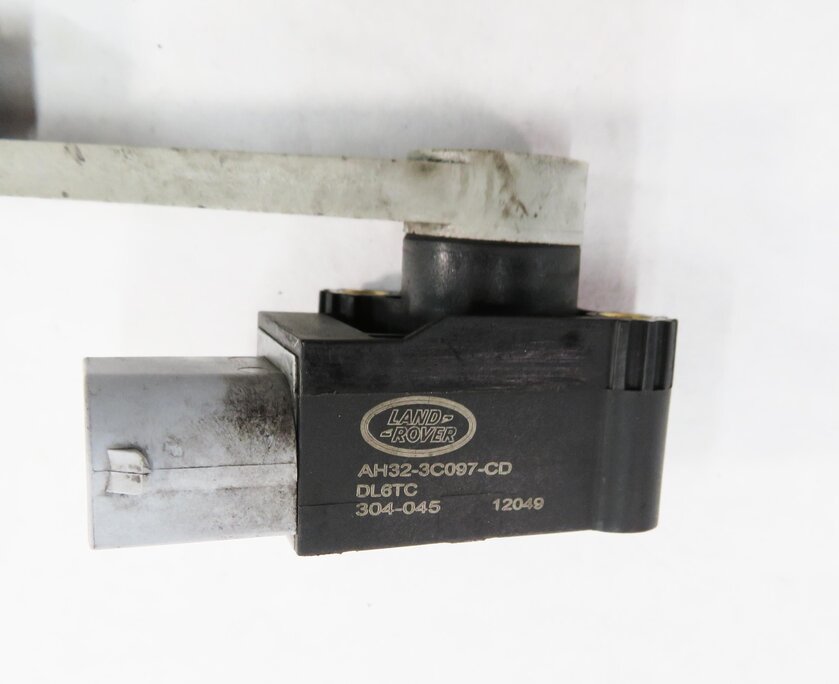 Thumbnail 6: 2012 RANGE ROVER SPORT (L320) RIGHT FRONT SUSPENSION HEIGHT LEVEL SENSOR