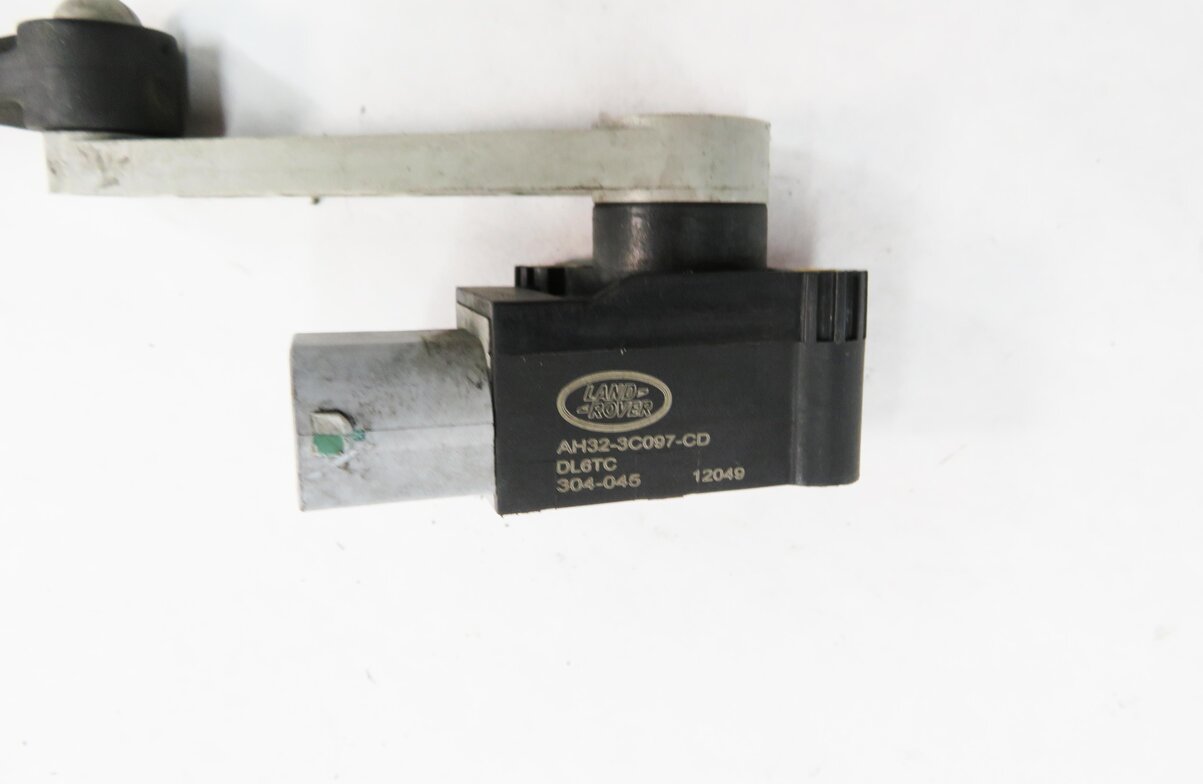 Thumbnail 6: 2012 RANGE ROVER SPORT (L320) LEFT FRONT DRIVER SUSPENSION HEIGHT LEVEL SENSOR