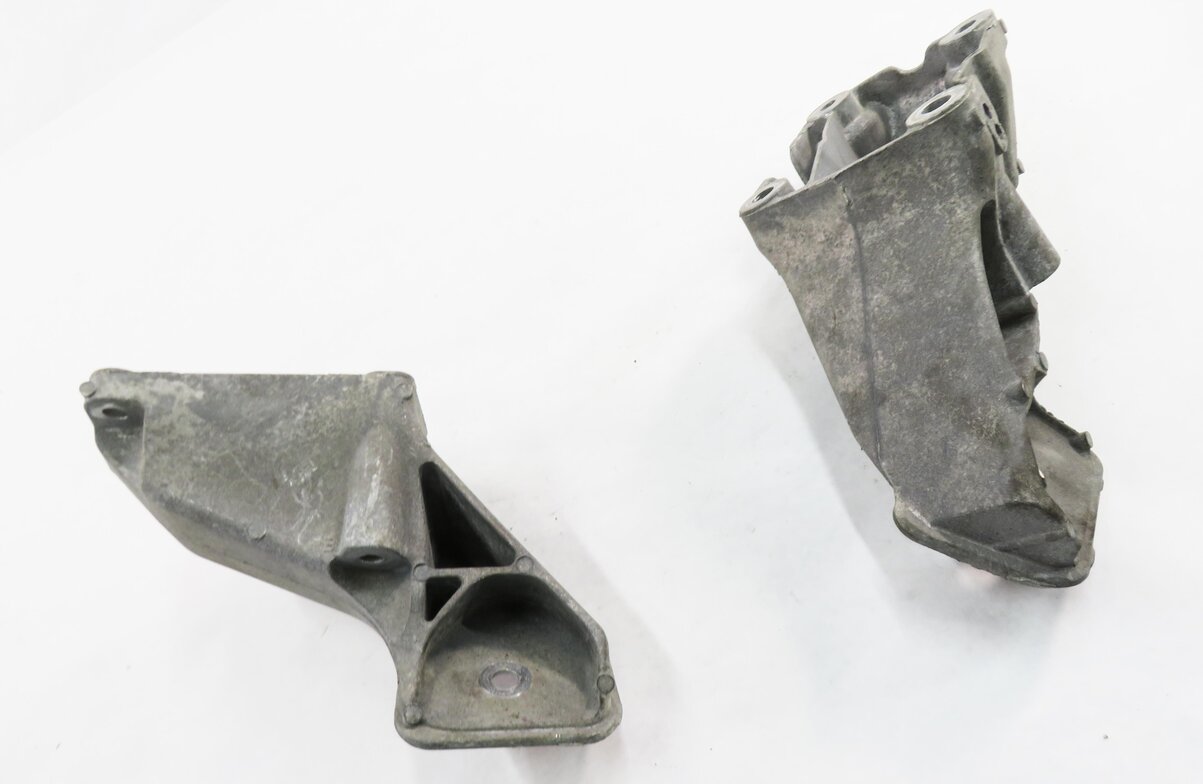 Thumbnail 1: 2012 RANGE ROVER SPORT (L320) 5.0L SUPERCHARGED ENGINE - MOTOR MOUNT BRACKET SET