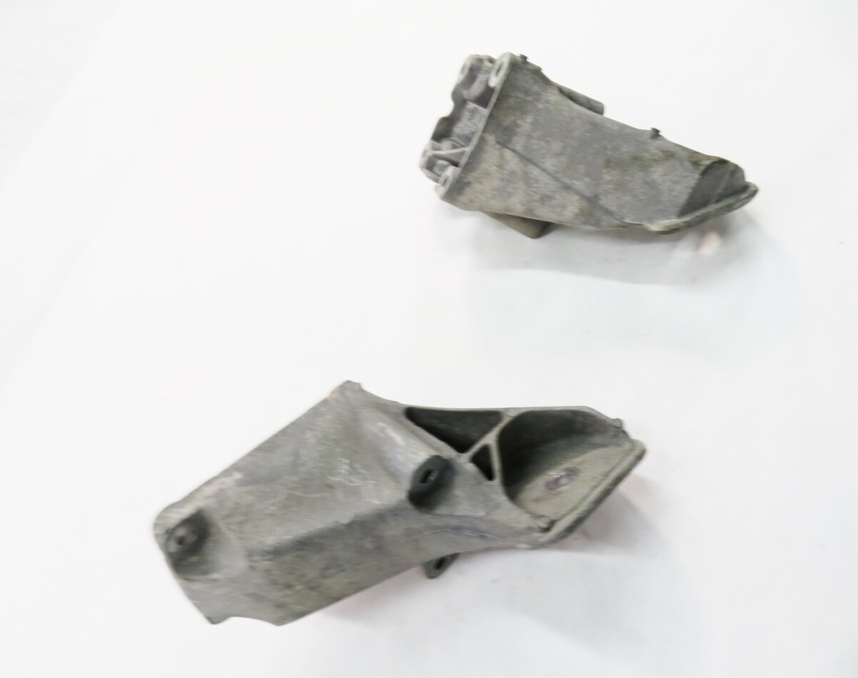 Thumbnail 4: 2012 RANGE ROVER SPORT (L320) 5.0L SUPERCHARGED ENGINE - MOTOR MOUNT BRACKET SET