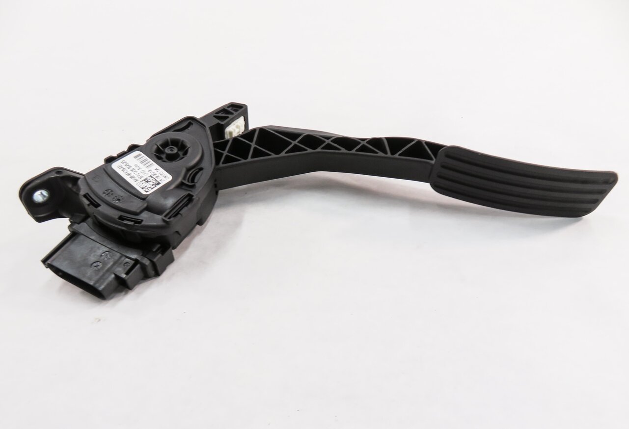 Thumbnail 2: 2012 RANGE ROVER SPORT (L320) GAS PEDAL