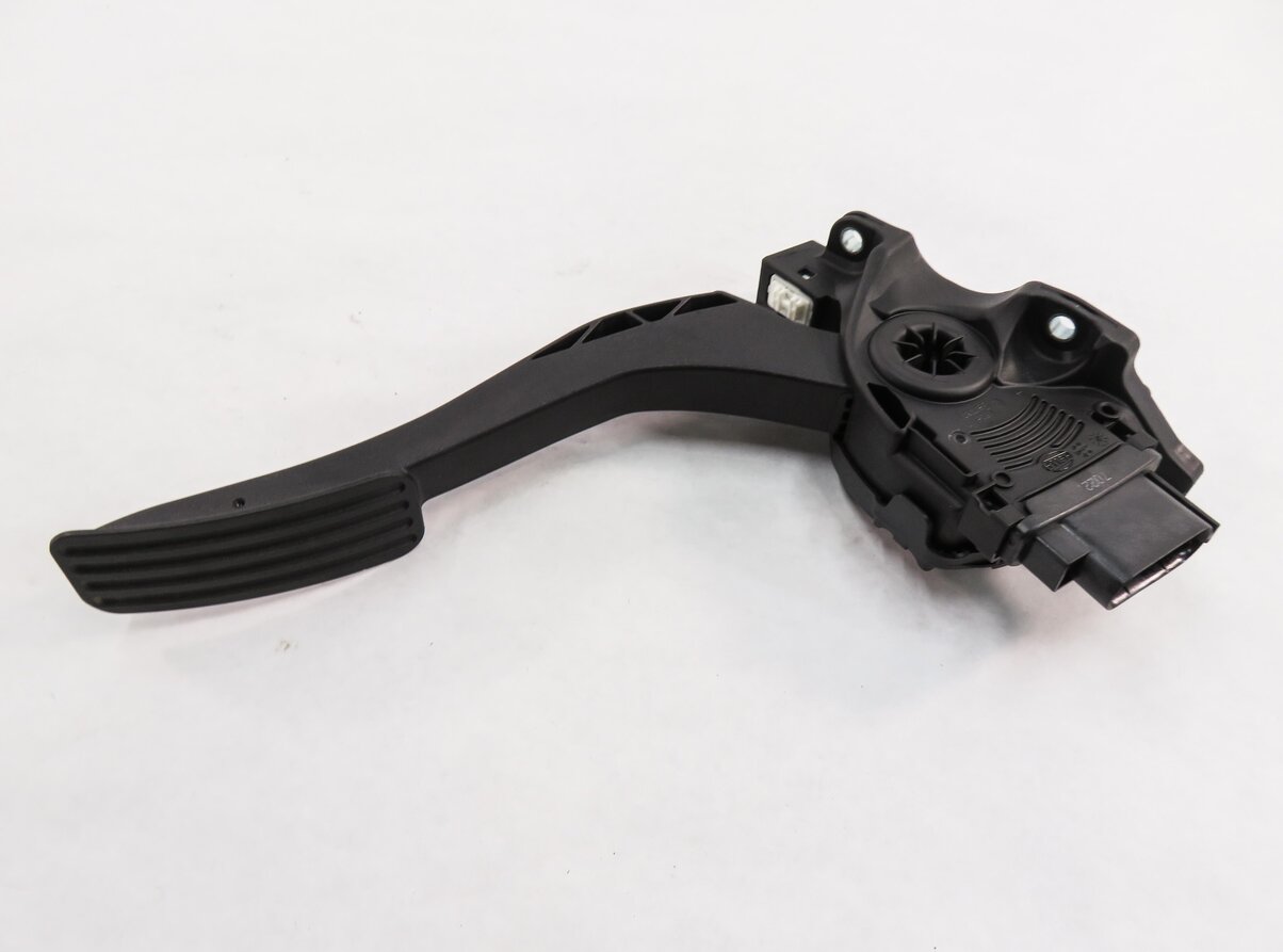 Thumbnail 6: 2012 RANGE ROVER SPORT (L320) GAS PEDAL