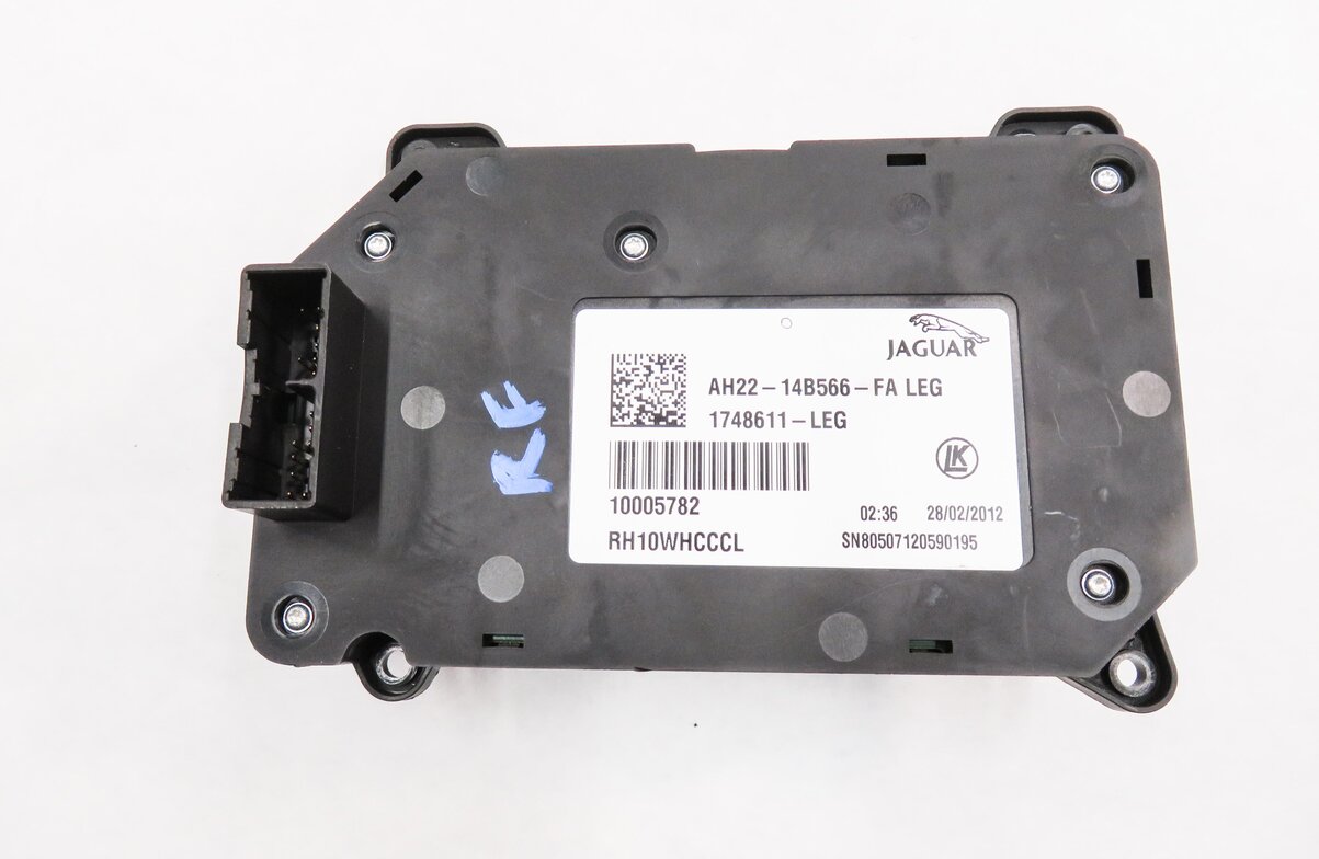 Thumbnail 6: 12 RANGE ROVER SPORT (L320) RIGHT FRONT PASSENGER SEAT ADJUSTMENT SWITCH BUTTON