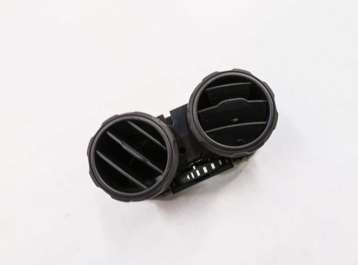 Thumbnail 1: 2012 RANGE ROVER SPORT (L320) REAR CENTER CONSOLE HEATER A/C AIR VENT