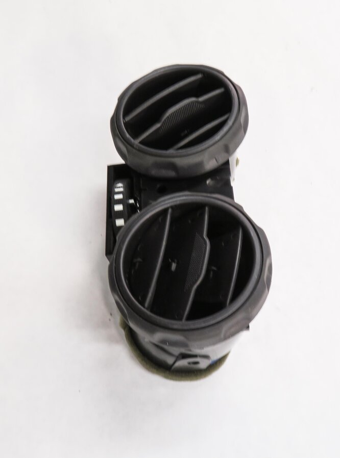 Thumbnail 4: 2012 RANGE ROVER SPORT (L320) REAR CENTER CONSOLE HEATER A/C AIR VENT